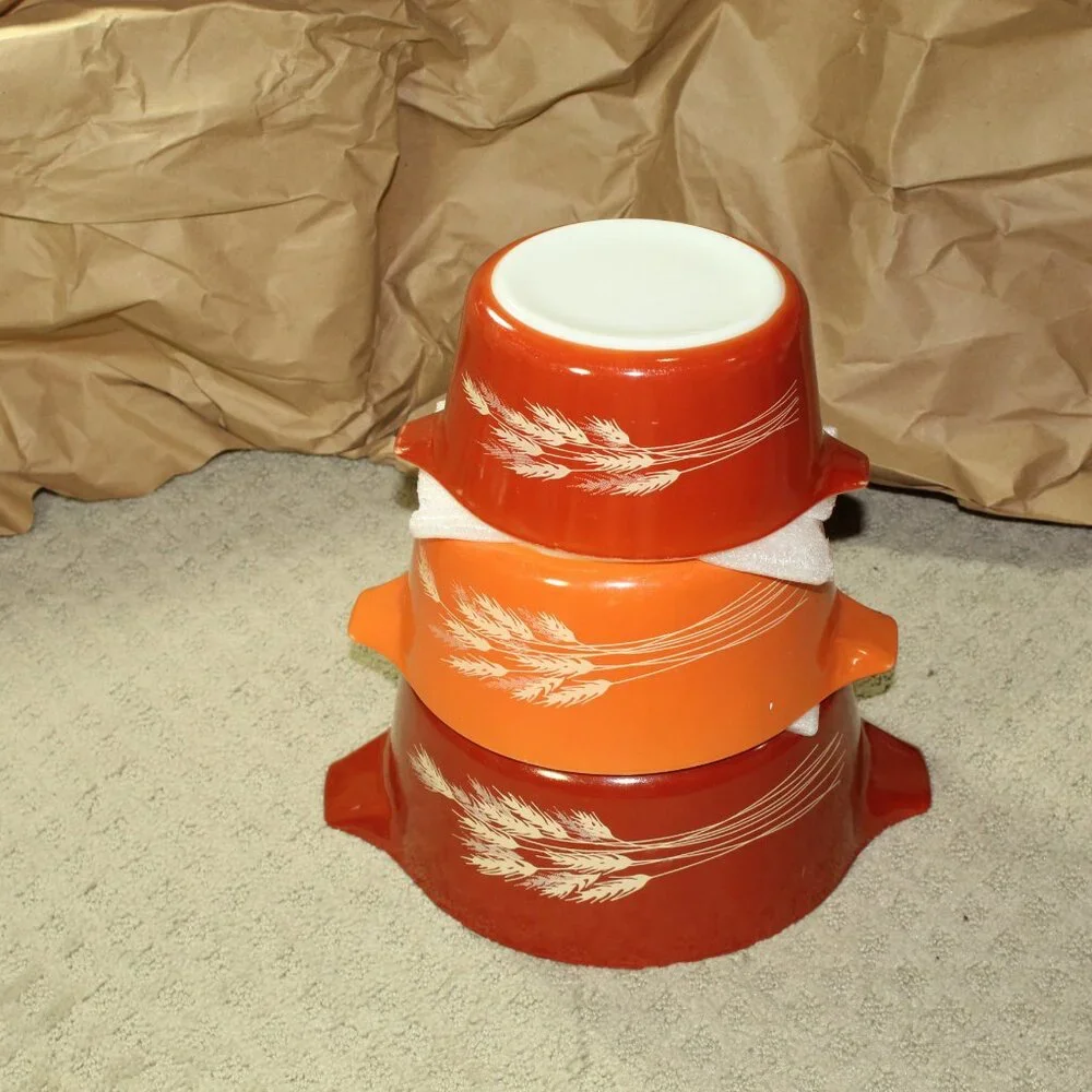 Pyrex Autumn Harvest Casserole Set Of 3 With Matching Lids #475B, #474B, #473B
